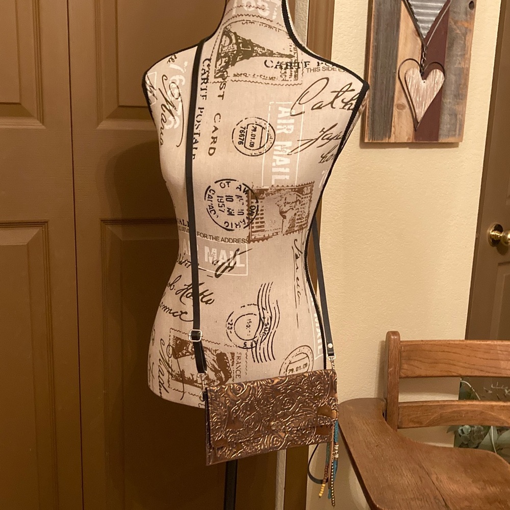 Jill’s Homestead Carly Clutch with Beaded Tassel Bundle NWOT - Picture 7 of 8